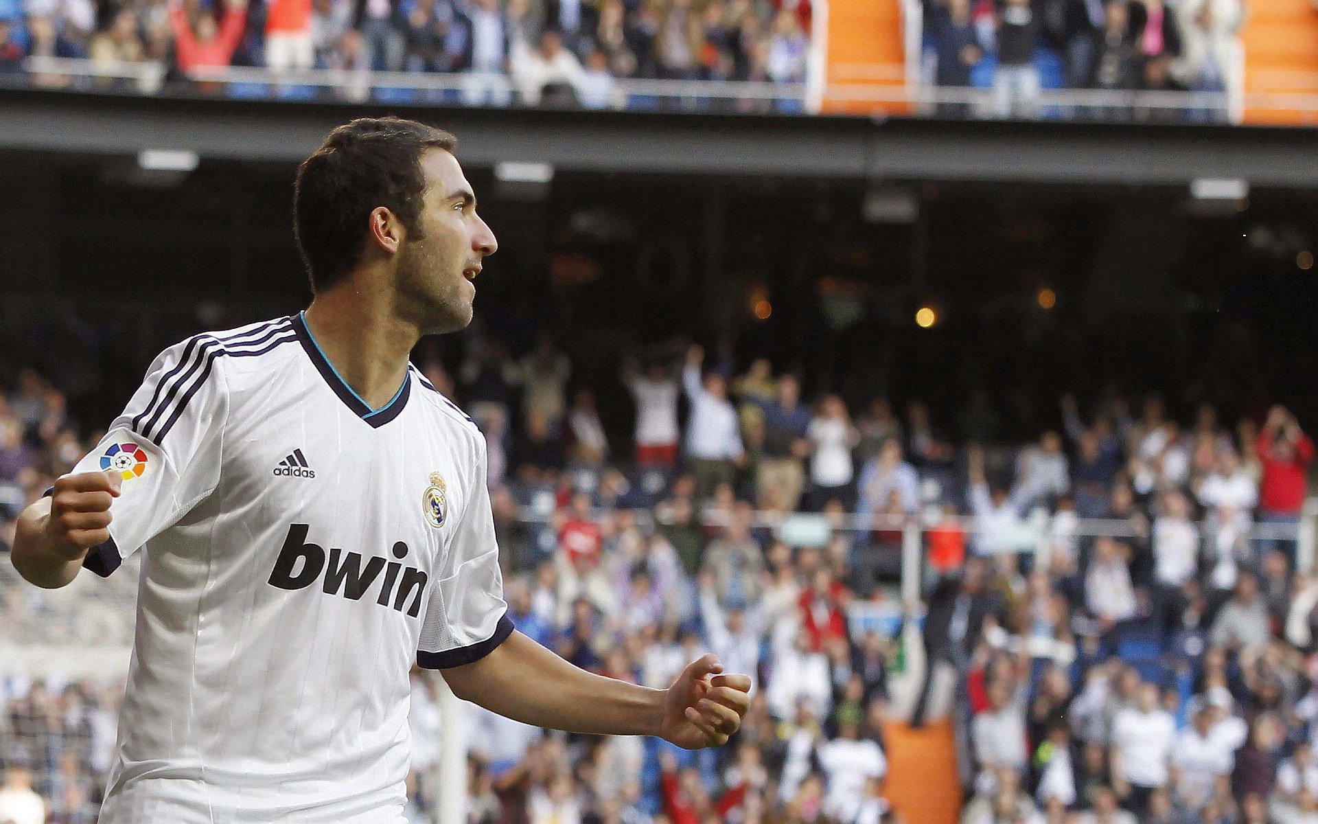 AYX体育官网-“英超争冠局势升温，榜首战胜负关系排行榜走势”，英超各项赛事连胜纪录